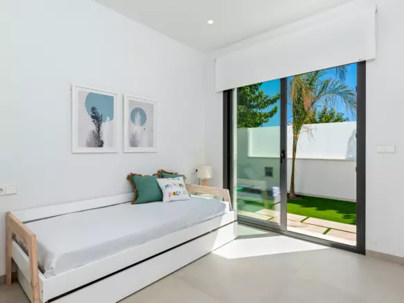 3-bedroom Villa In Los Alcázares, Spain (140 M²)