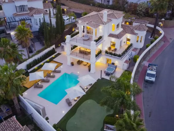 6-bedroom Villa In Marbella, Spain (404 M²)