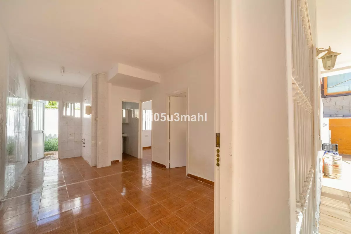 2-bedroom Villa In Rincón De La Victoria, Spain (42 M²)