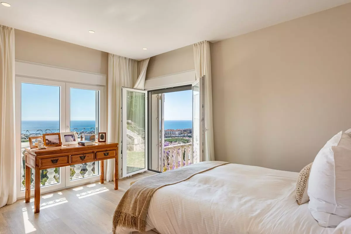 5-bedroom Villa In Marbella, Spain (474 M²)