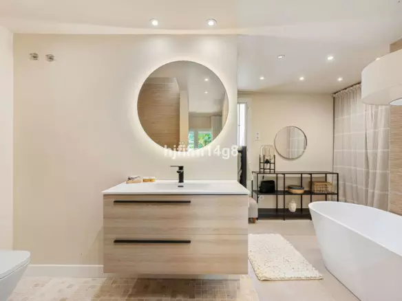 3-bedroom Apartment In Marbella, Spain (137 M²)