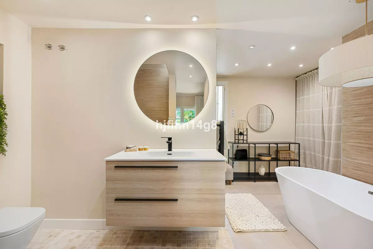 3-bedroom Apartment In Marbella, Spain (137 M²)