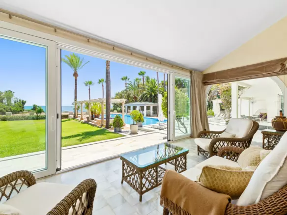6-bedroom Villa In Estepona, Spain (952 M²)