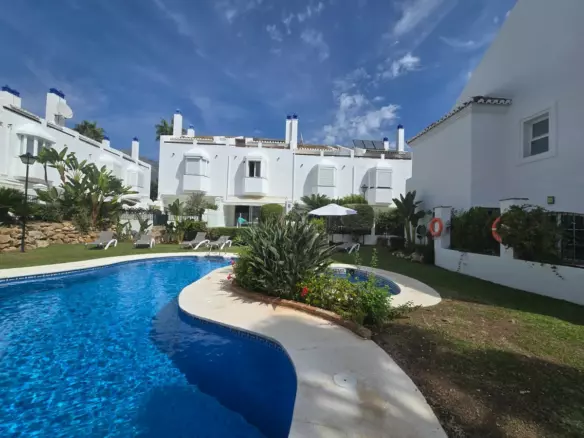 3-bedroom Town House In Marbella, Spain (317 M²)