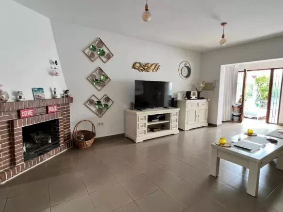 3-bedroom Villa In Benalmádena, Spain (124 M²)