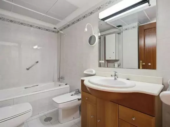 1-bedroom Apartment In Málaga, Spain (57 M²)