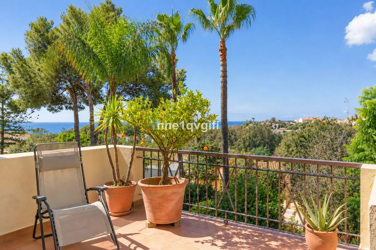 2-bedroom Apartment In Marbella, Spain (135 M²)
