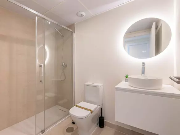 2-bedroom Apartment In Benalmádena, Spain (80 M²)