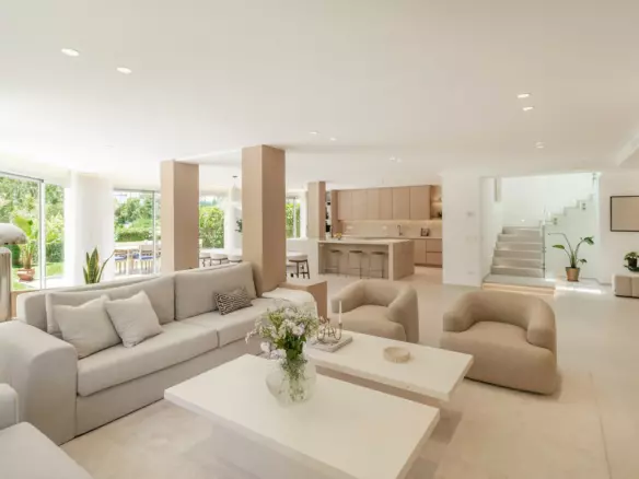 4-bedroom Town House In Benahavis, Spain (350 M²)