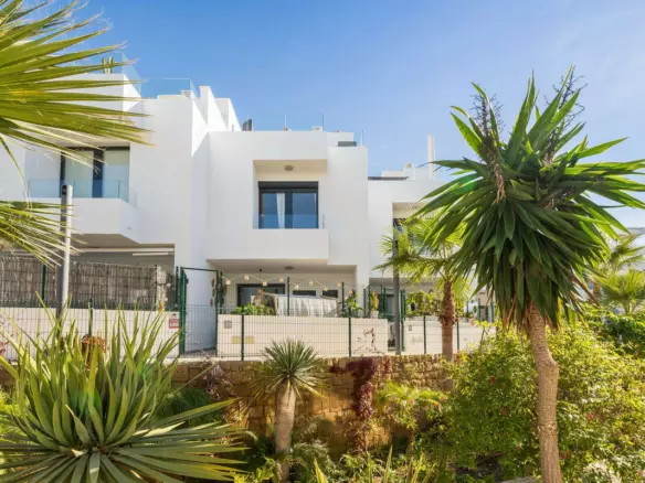 3-bedroom Town House In Fuengirola, Spain (152 M²)