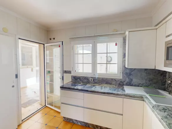 5-bedroom Villa In Vélez – Málaga, Spain (264 M²)