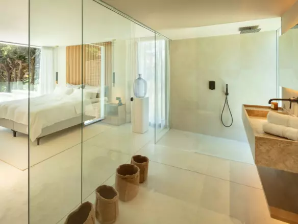 4-bedroom Villa In Marbella, Spain (435 M²)