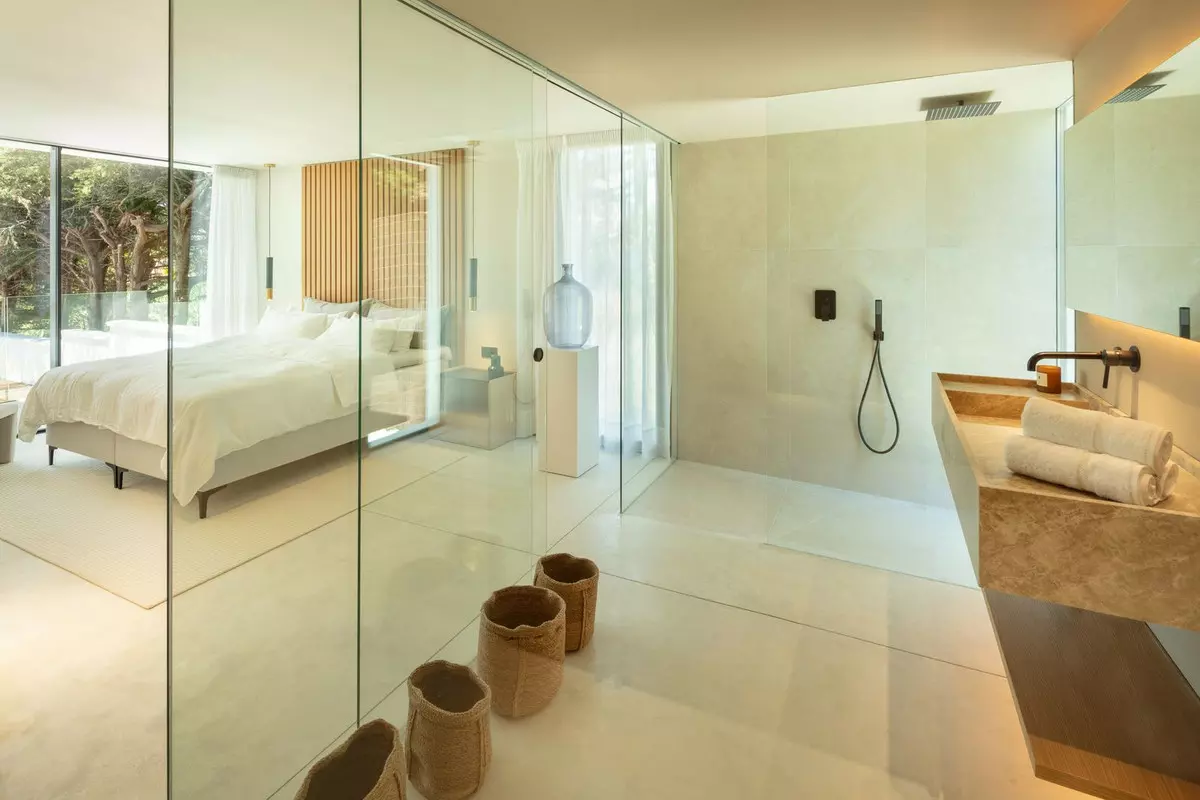 4-bedroom Villa In Marbella, Spain (435 M²)