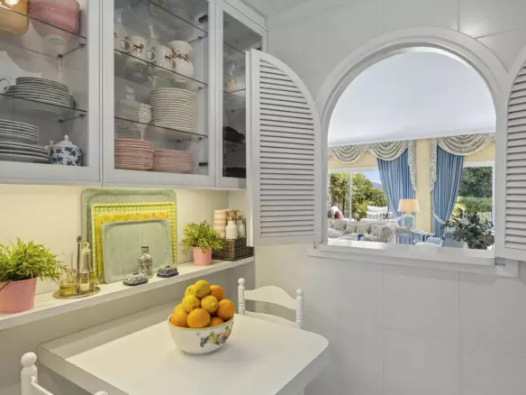 5-bedroom Town House In Benahavis, Spain (195 M²)