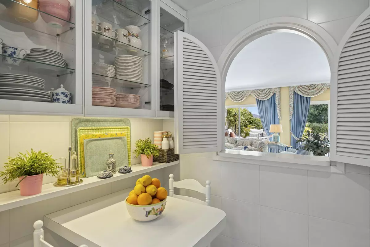 5-bedroom Town House In Benahavis, Spain (195 M²)