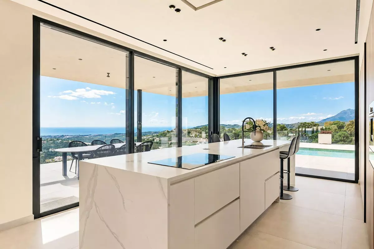 5-bedroom Villa In Benahavis, Spain (460 M²)