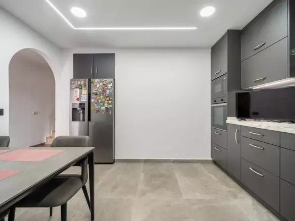 3-bedroom Villa In Estepona, Spain (306 M²)