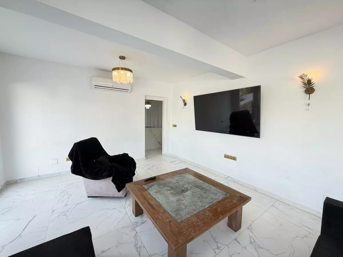 6-bedroom Villa In Orihuela, Spain (240 M²)