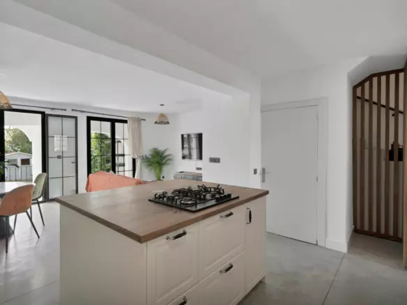 3-bedroom Town House In Estepona, Spain (171 M²)