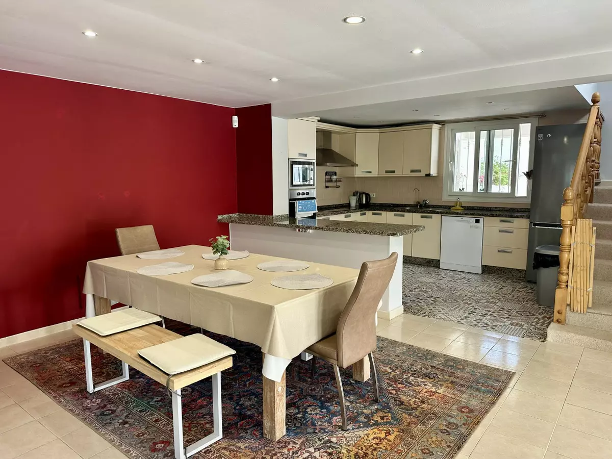 3-bedroom Villa In Marbella, Spain (191 M²)