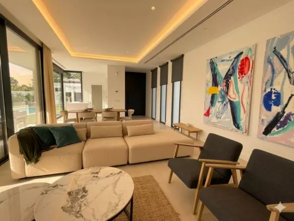 6-bedroom Villa In Estepona, Spain (418 M²)