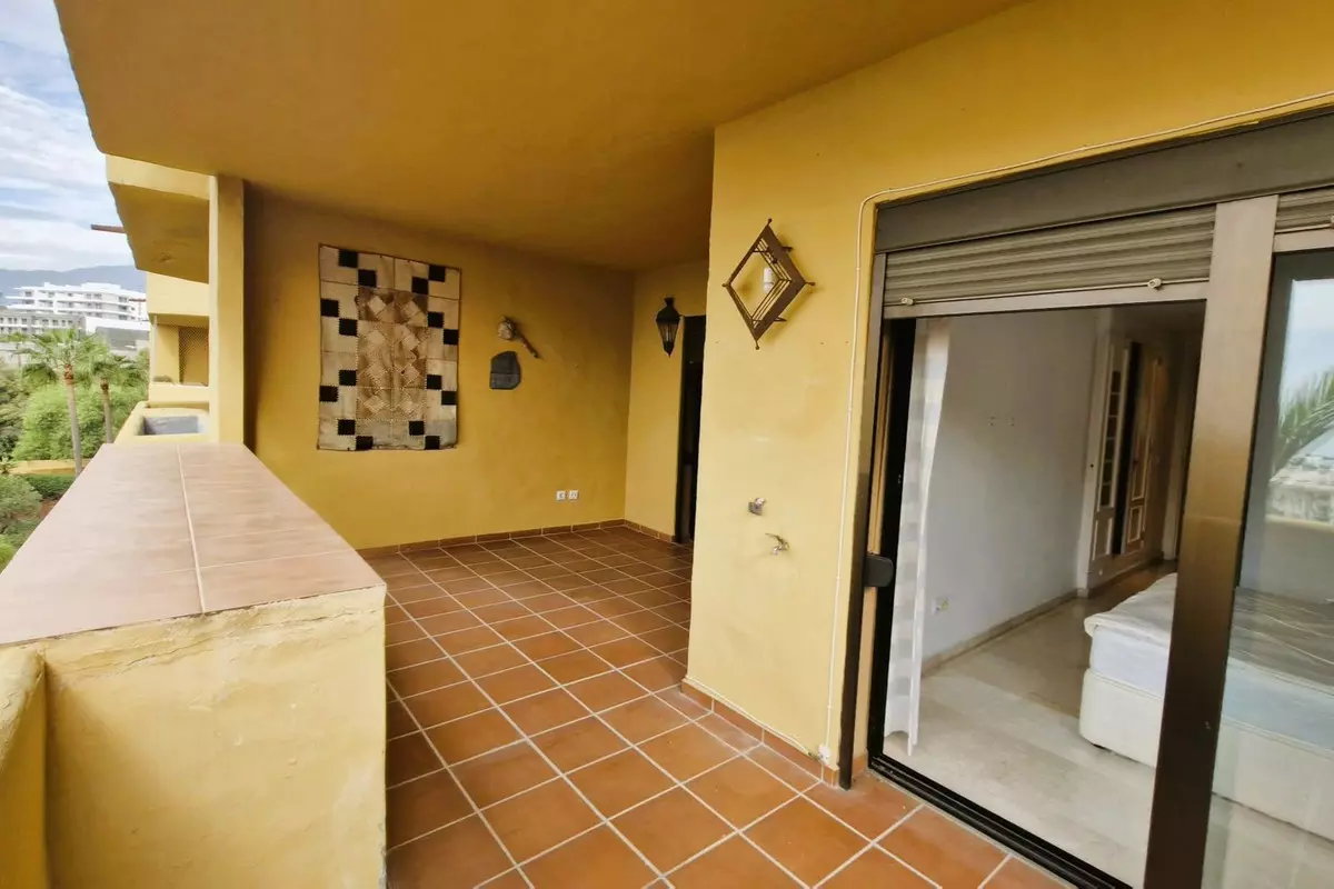 2-bedroom Apartment In Estepona, Spain (75 M²)