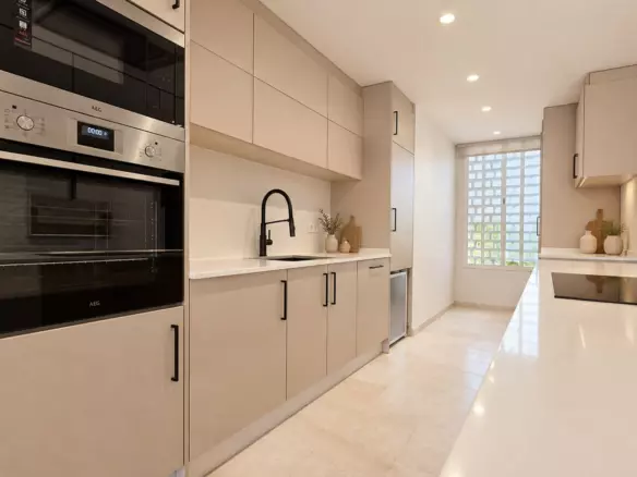 3-bedroom Apartment In Estepona, Spain (247 M²)