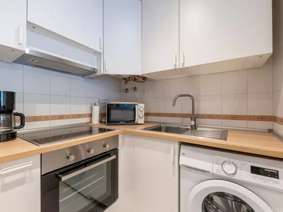 1-bedroom Apartment In Marbella, Spain (64 M²)
