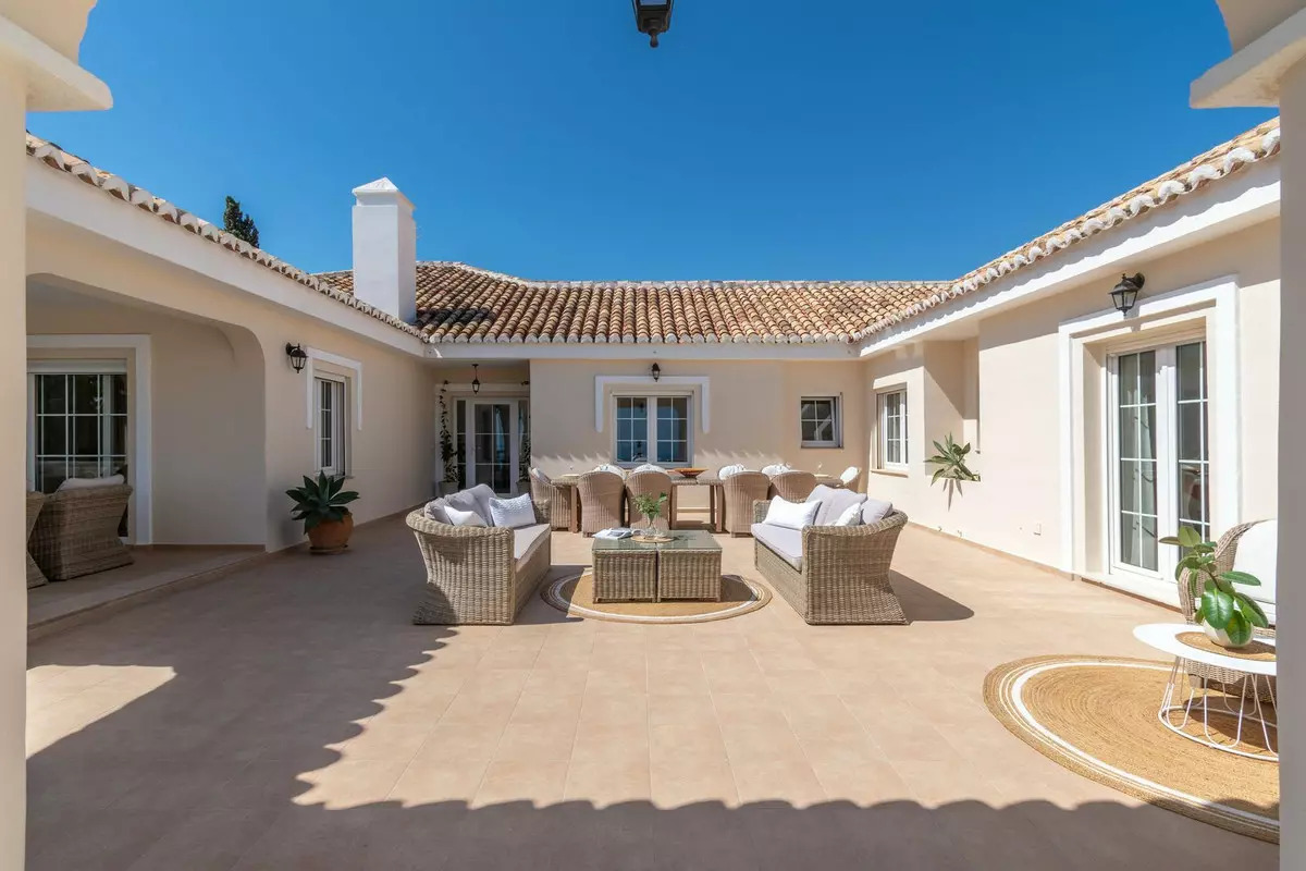5-bedroom Villa In Benalmádena, Spain (793 M²)