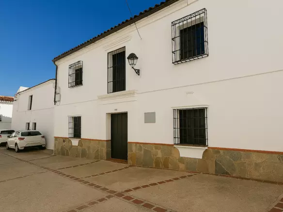 4-bedroom Town House In Montejaque, Spain (243 M²)
