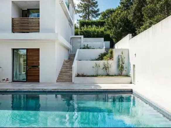 5-bedroom Villa In Málaga, Spain (403 M²)