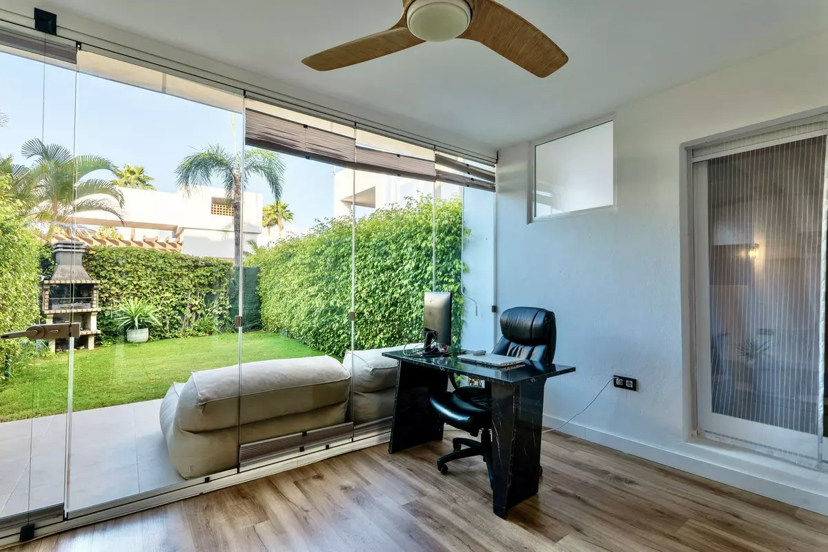 2-bedroom Apartment In Estepona, Spain (97 M²)