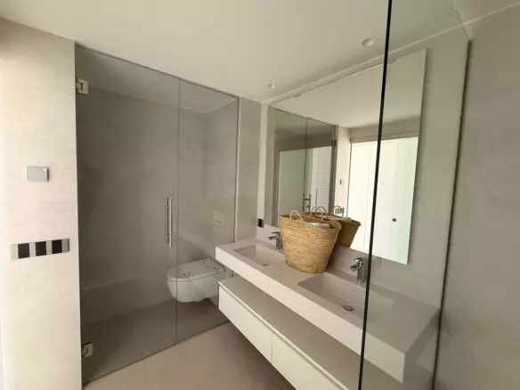3-bedroom Apartment In Estepona, Spain (175 M²)