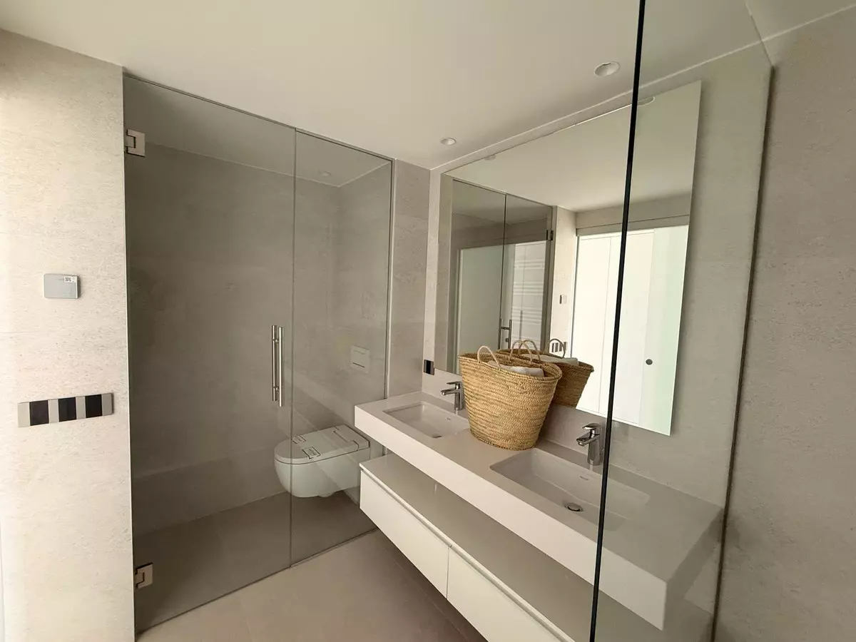 3-bedroom Apartment In Estepona, Spain (175 M²)