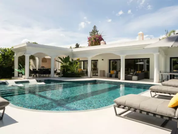 5-bedroom Villa In Estepona, Spain (278 M²)