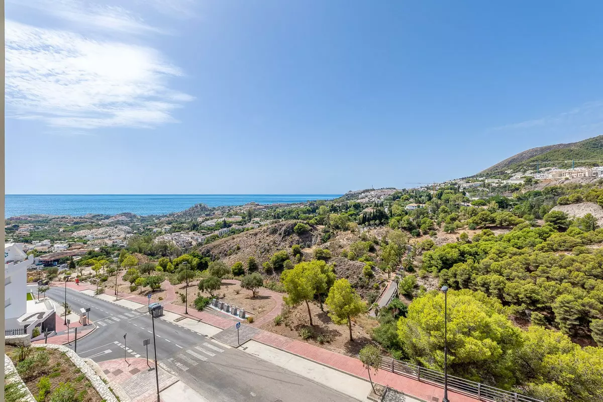 2-bedroom Apartment In Benalmádena, Spain (80 M²)