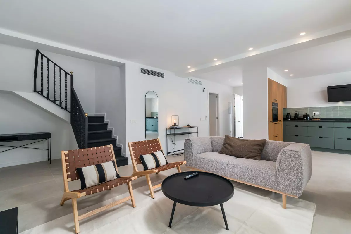 2-bedroom Town House In Istan, Spain (197 M²)
