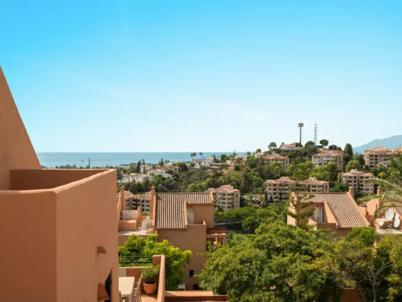 2-bedroom Apartment In Marbella, Spain (158 M²)