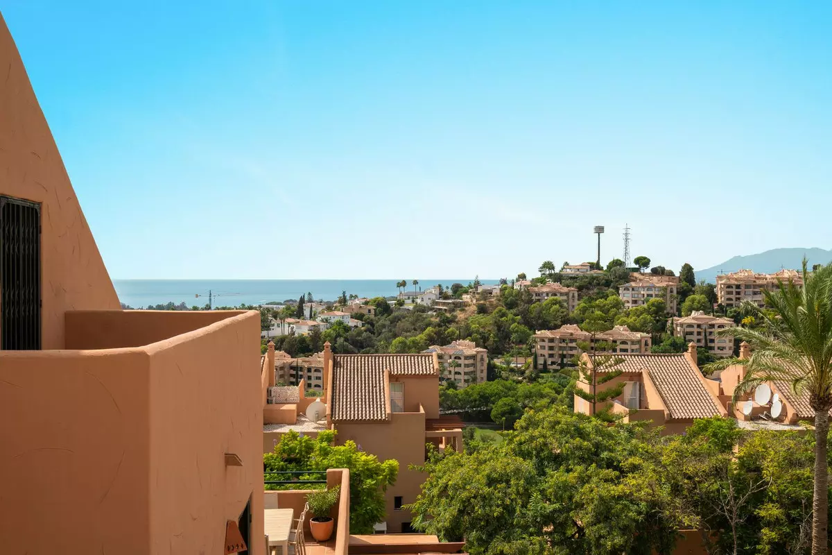2-bedroom Apartment In Marbella, Spain (158 M²)
