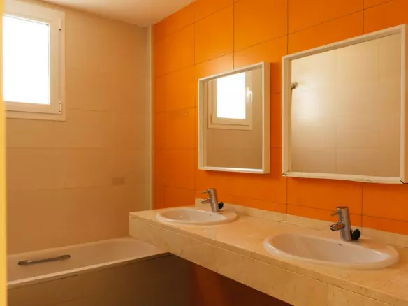 2-bedroom Apartment In Estepona, Spain (100 M²)