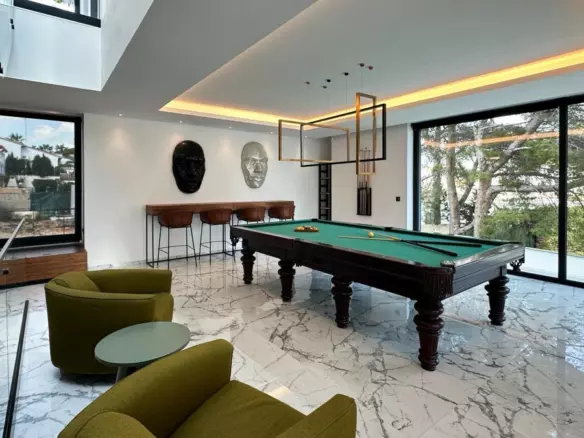 4-bedroom Villa In Orihuela, Spain (527 M²)