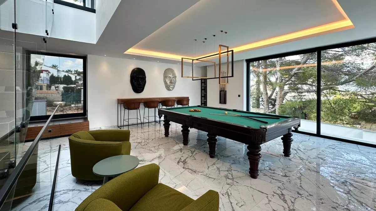 4-bedroom Villa In Orihuela, Spain (527 M²)