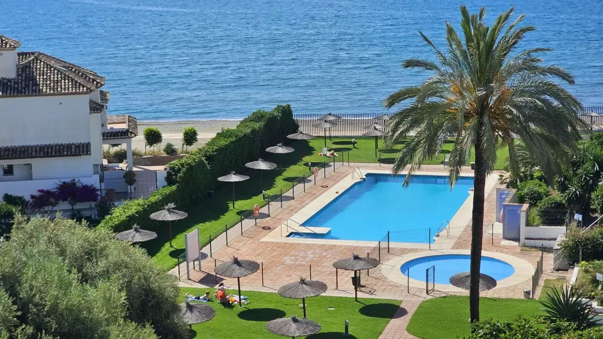 3-bedroom Apartment In Estepona, Spain (225 M²)