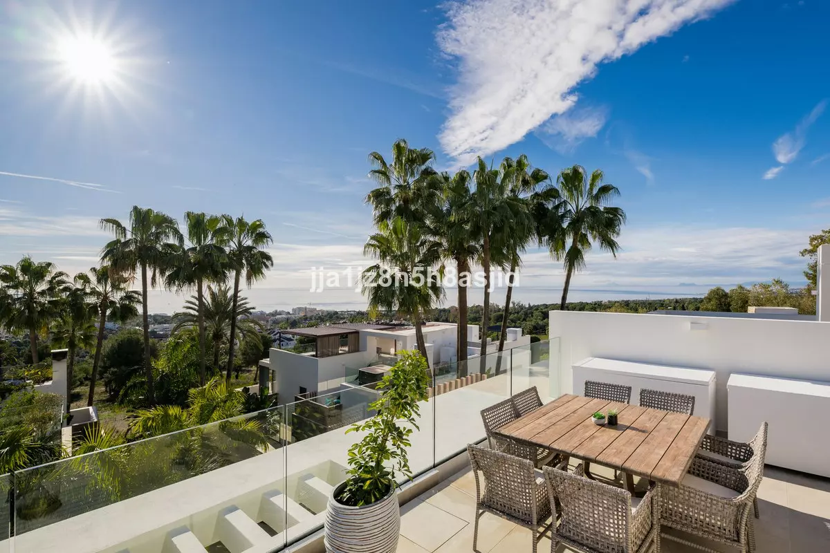 4-bedroom Villa In Marbella, Spain (421 M²)