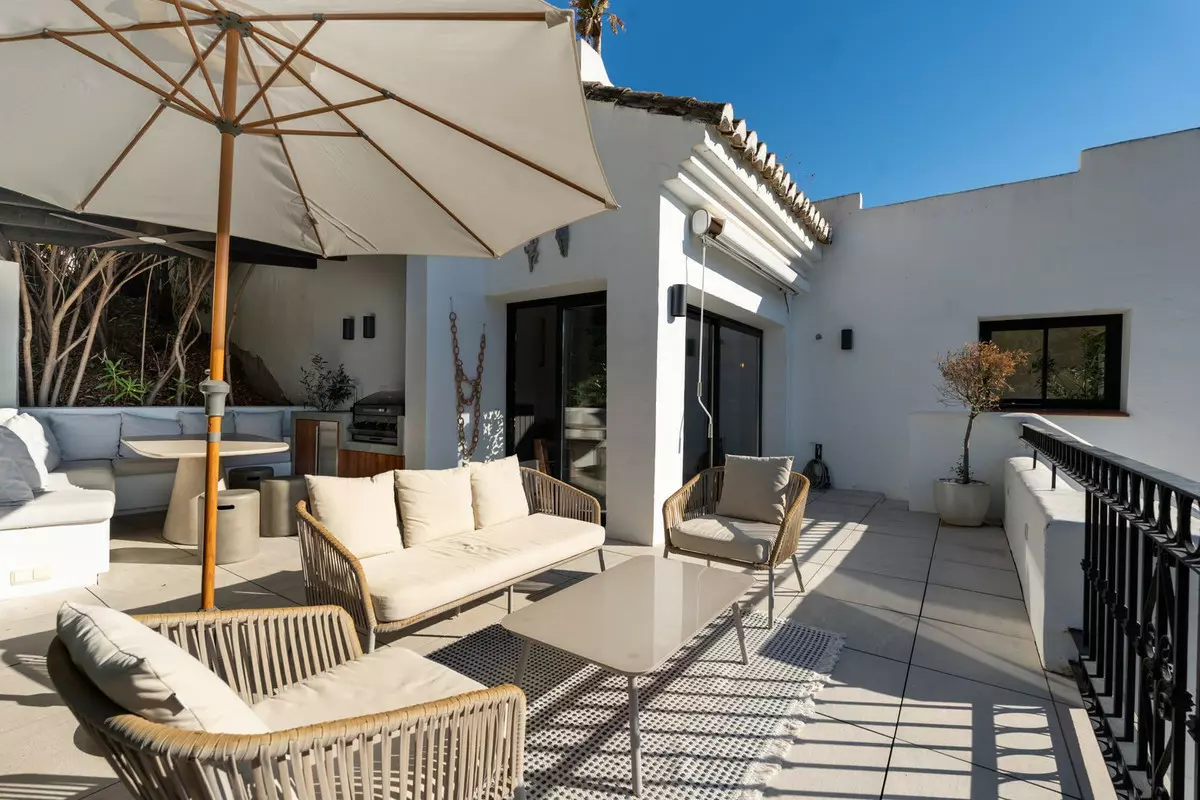 3-bedroom Villa In Istan, Spain (144 M²)