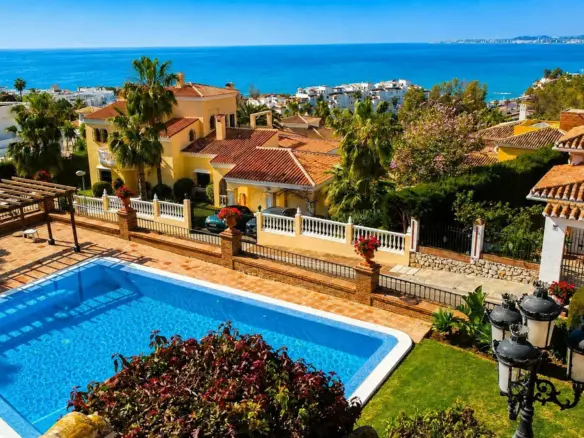 8-bedroom Villa In Benalmádena, Spain (885 M²)