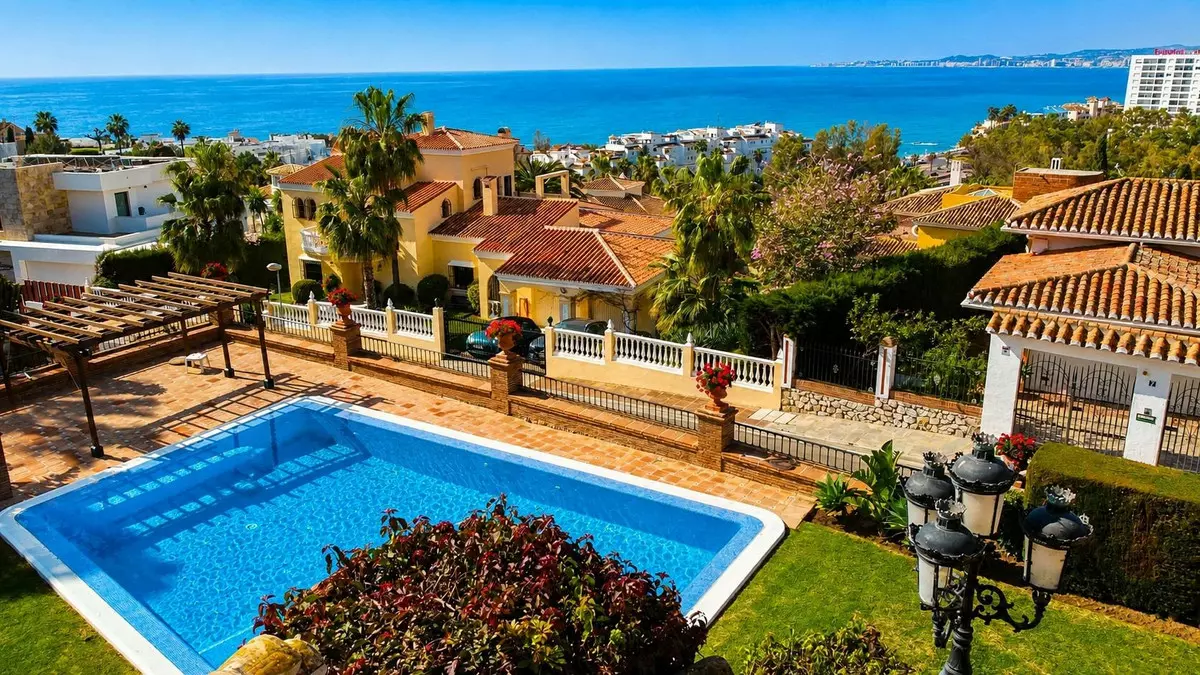 8-bedroom Villa In Benalmádena, Spain (885 M²)