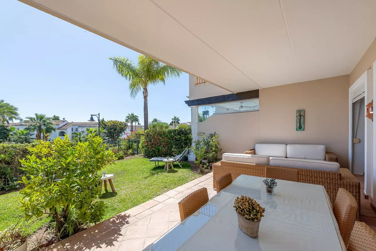 3-bedroom Town House In Estepona, Spain (186 M²)