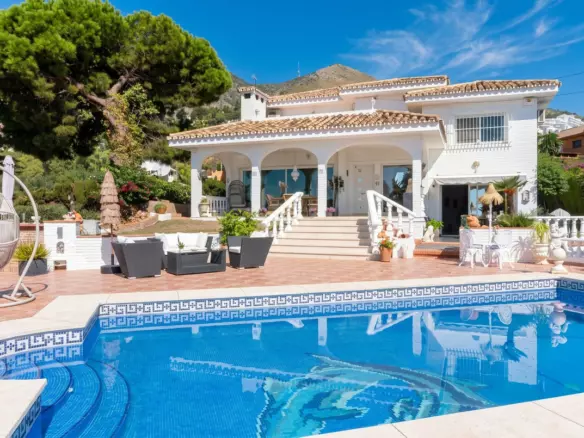 4-bedroom Villa In Benalmádena, Spain (226 M²)