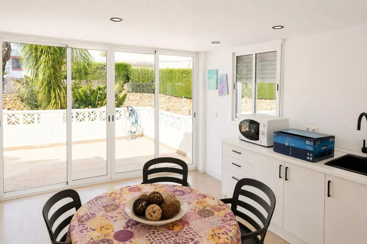 5-bedroom Villa In Marbella, Spain (378 M²)